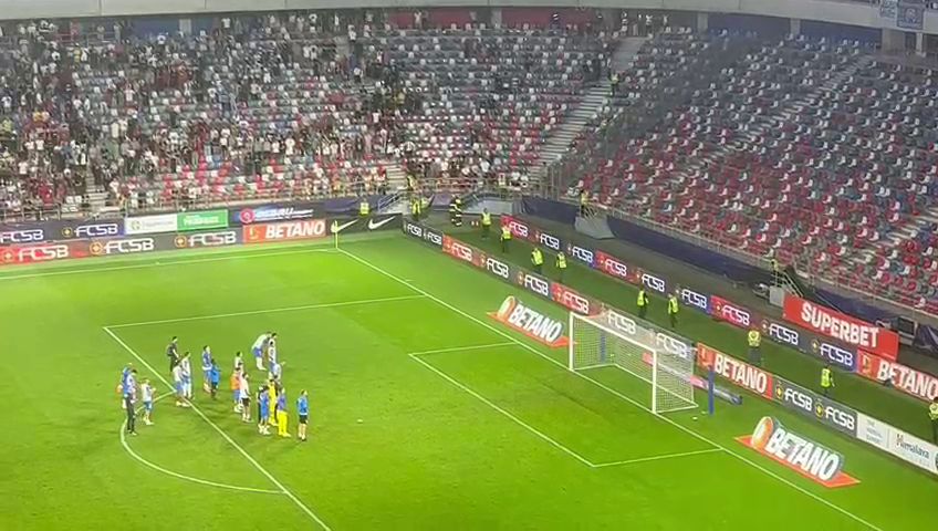 Jucătorii Universității Craiova, cu capul plecat după 0-3 în Ghencea_12