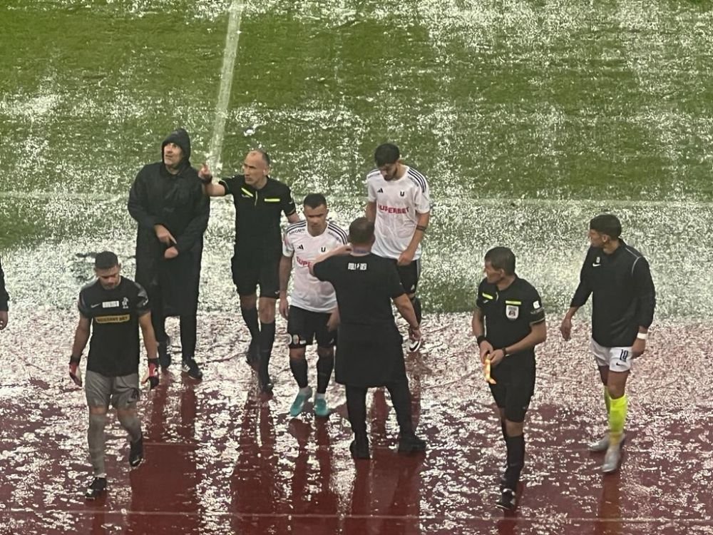 S-a rupt cerul la Cluj! Condiții atmosferice extreme la meciul dintre 