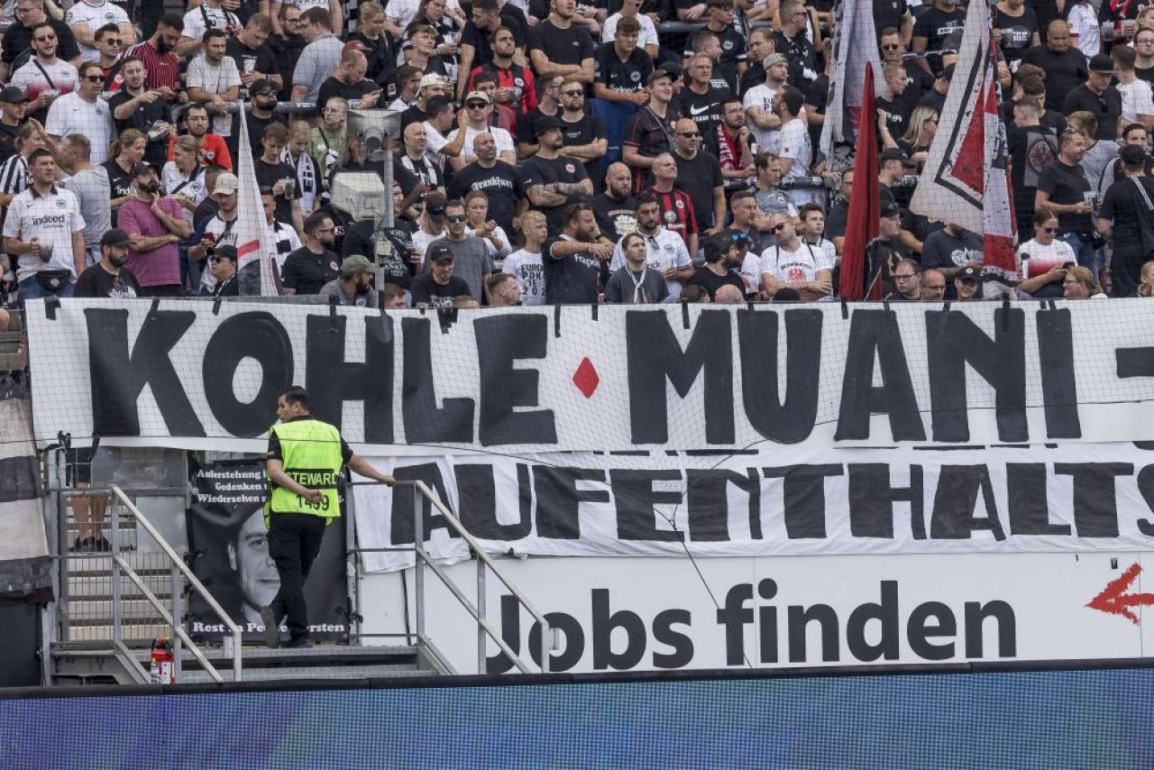 Noul atacant al lui PSG, făcut praf după transfer: