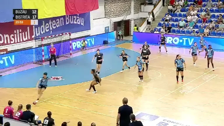 Gloria Buzău - Bistrița: ultimele cinci minute din prima repriză