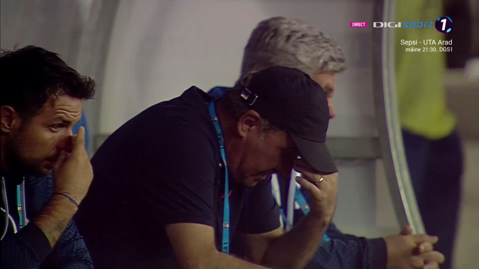 Imaginile neputinței! Cum a fost surprins Gică Hagi după golul al doilea marcat de FCU Craiova, pe final de repriză_3
