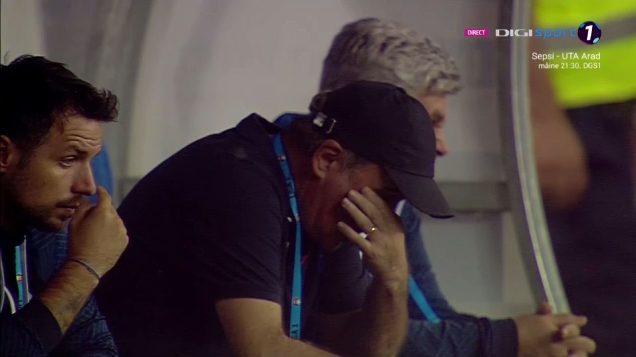 Imaginile neputinței! Cum a fost surprins Gică Hagi după golul al doilea marcat de FCU Craiova, pe final de repriză_5