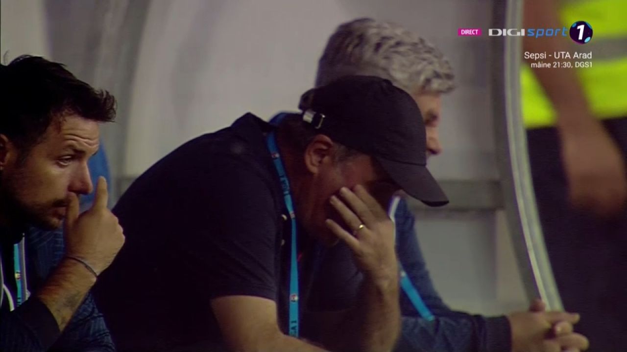 Imaginile neputinței! Cum a fost surprins Gică Hagi după golul al doilea marcat de FCU Craiova, pe final de repriză_6