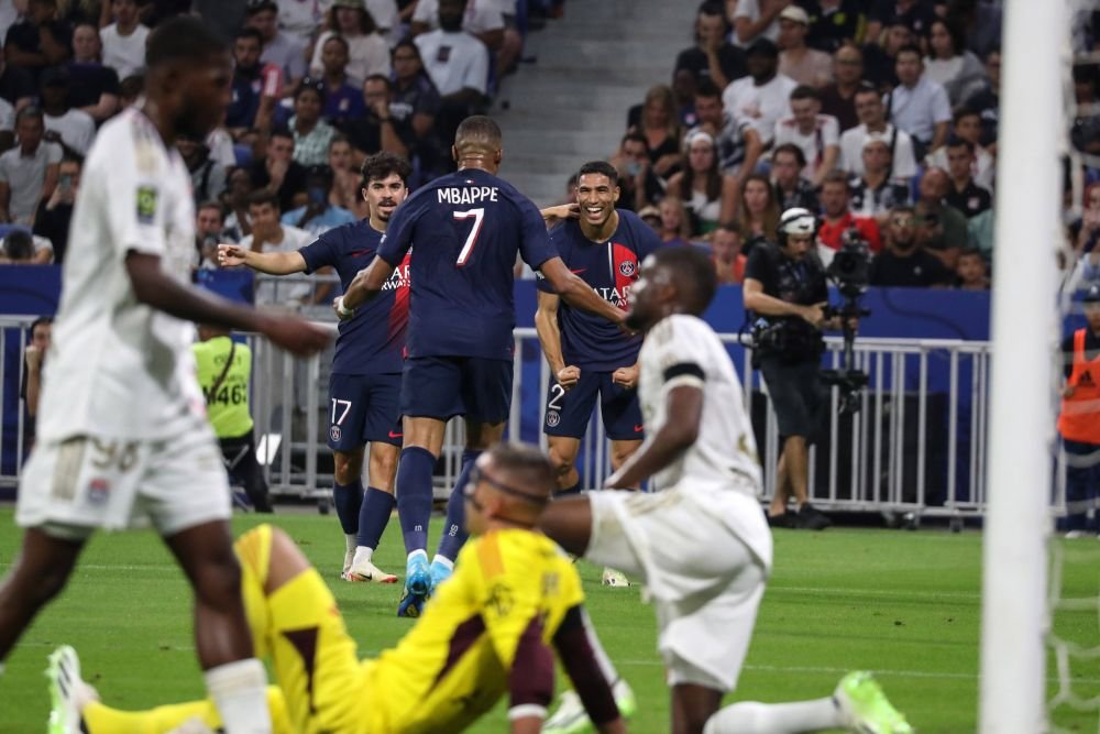 Kylian Mbappe și Achraf Hakimi s-au distrat aseară în Olympique Lyon - PSG! Au făcut ce au vrut cu apărarea adversă_3