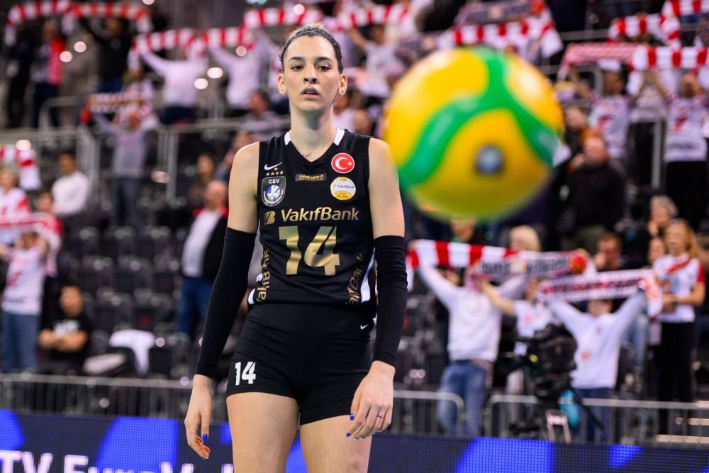 Turcia este noua campioană europeană la volei! Din 2024, românca Alexia Căruțașu, câștigătoare de Champions League, va juca pentru naționala Semilunei_4