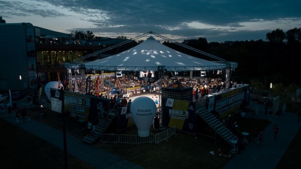 Competiția supremă din baschetul 3x3 mondial oprește la Constanța: Rom&acirc;nii se luptă cu giganții din FIBA 3x3 World Tour la City Park Mall
