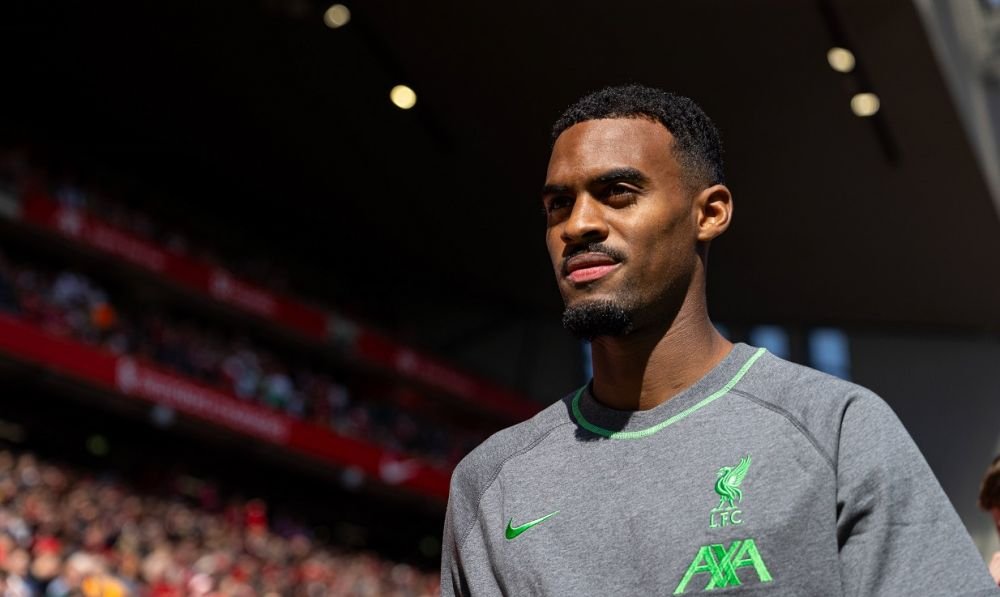 S-a transferat la Liverpool și a refuzat convocara la națională: Inacceptabil!