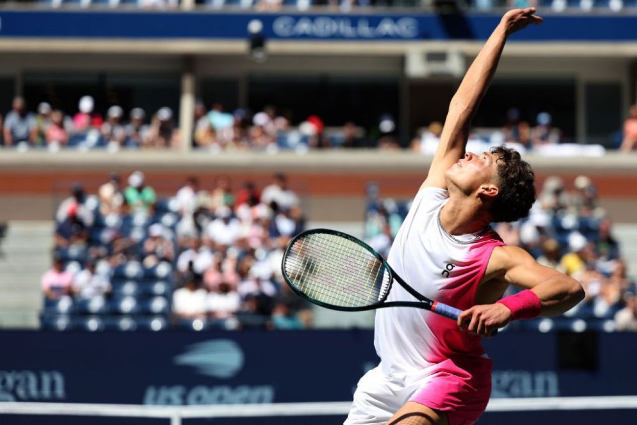 Noua senzație a tenisului! Cine este debutantul cu care se va duela Djokovic în semifinalele US Open_2