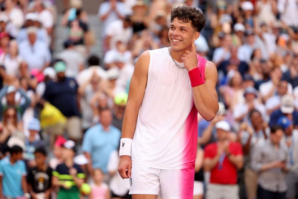 Noua senzație a tenisului! Cine este debutantul cu care se va duela Djokovic în semifinalele US Open_3