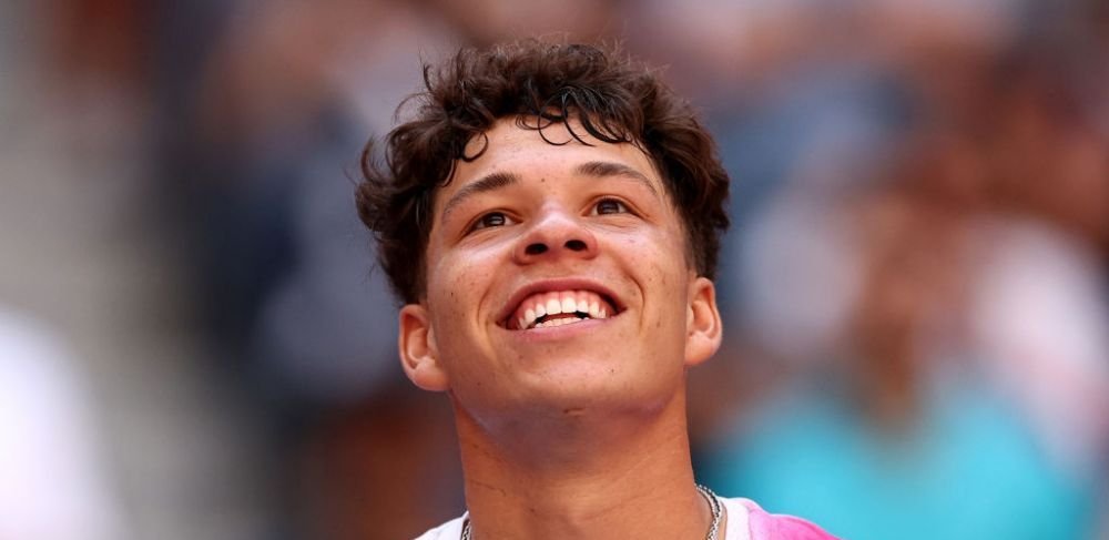 Noua senzație a tenisului! Cine este debutantul cu care se va duela Djokovic în semifinalele US Open_8