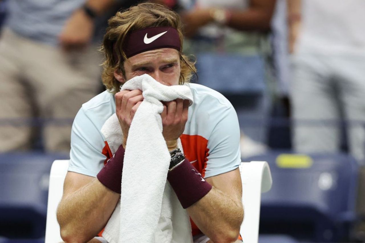„Cineva o să moară, o să vedeți” Moment halucinant în meciul rușilor Medvedev și Rublev, din sferturile US Open_15