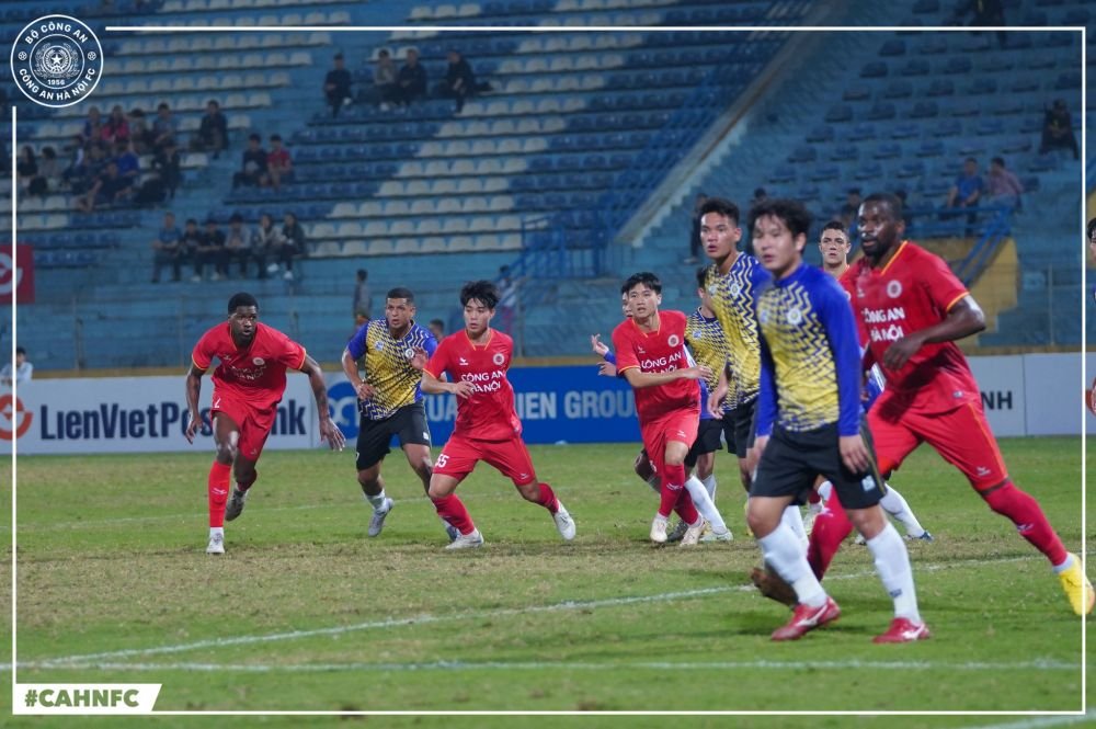 Ce face acum atacantul cu 3 meciuri la FCSB câștigător de Champions League, liber de contract după ce a luat și titlul cu o nou-promovată! UPDATE_17