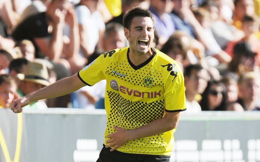 National Geographic! Fotbalistul din naționala Franței lansat de Borussia Dortmund a jucat &icirc;n Ucraina, are cetățenie rusă și a semnat acum &icirc;n Vietnam