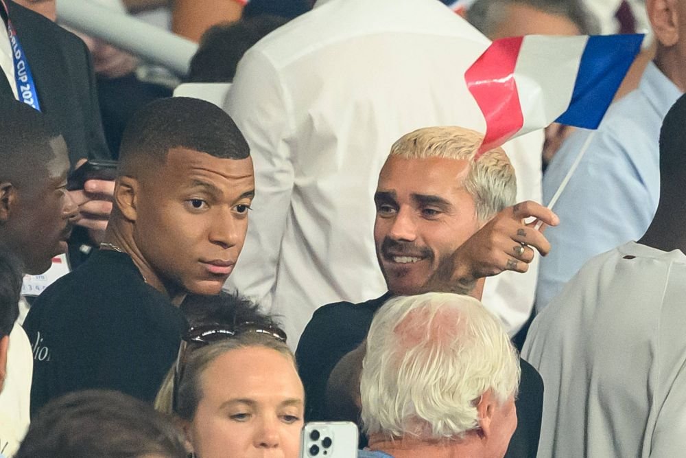Cum au fost surprinși Mbappe și Griezmann la meciul de deschidere al Campionatului Mondial de rugby_5