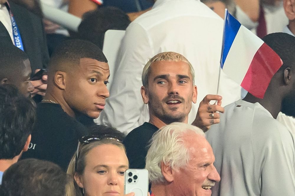 Cum au fost surprinși Mbappe și Griezmann la meciul de deschidere al Campionatului Mondial de rugby_6