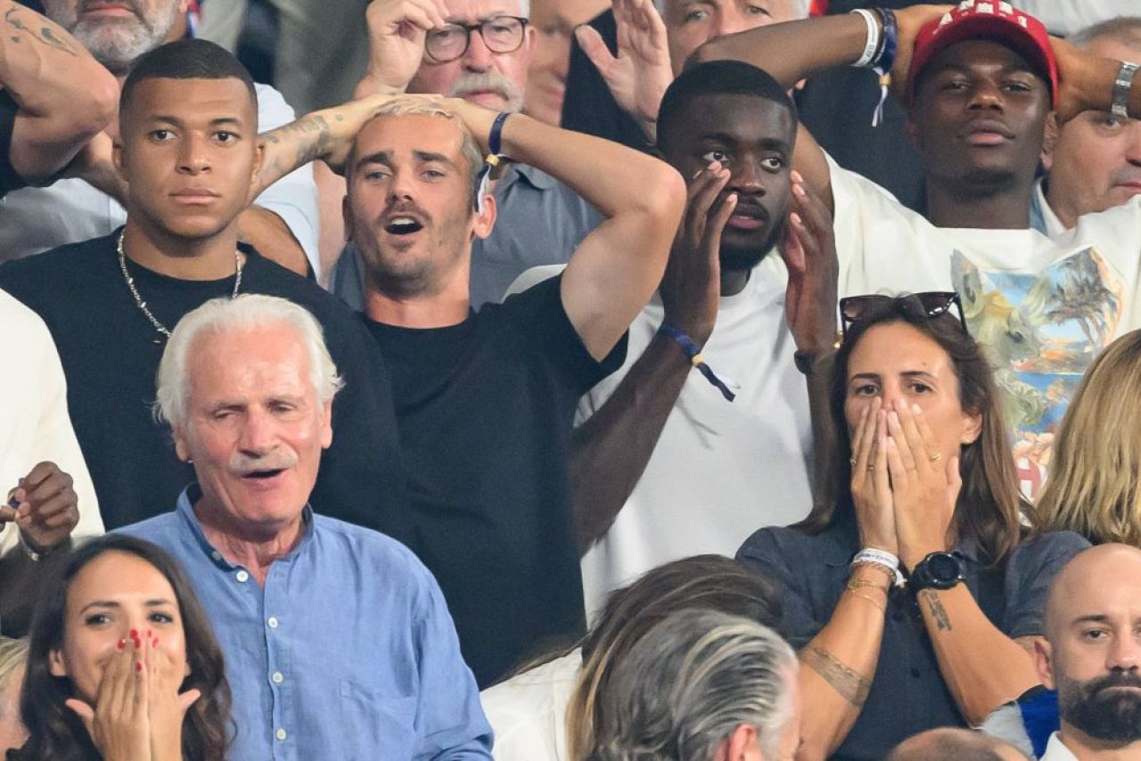 Cum au fost surprinși Mbappe și Griezmann la meciul de deschidere al Campionatului Mondial de rugby_11