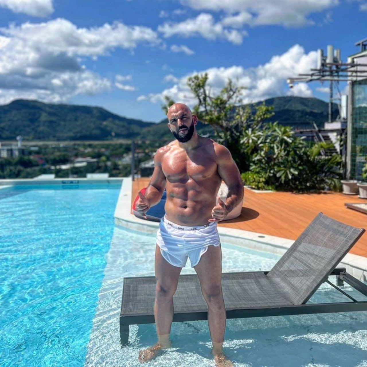 Nu e de joacă cu el! Imagini de senzație cu bodyguard-ul viral al lui Messi înainte să-l apere pe campionul mondial! Cu ce se ocupa _4