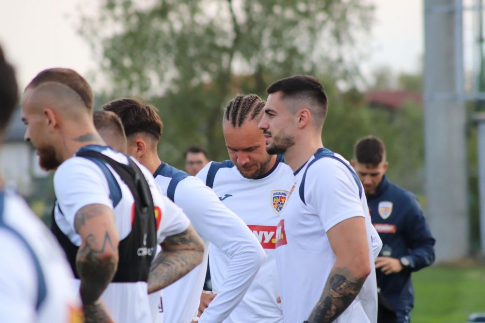 &bdquo;Codițele de Ileana Cos&acirc;nzeana!&rdquo; George Pușcaș, ironizat după meciul naționalei: &bdquo;Nu faci nimic cu el dacă nu are și cureaua lată!&rdquo;&nbsp;