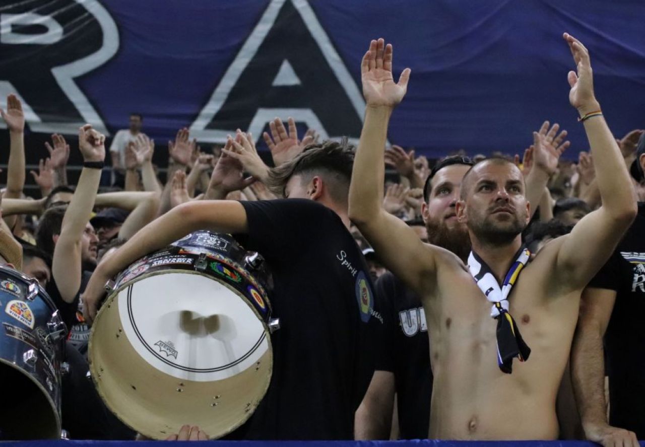 Egal, pe muzică de mariachi! Ce formație celebră a dat ritmul din peluză la meciul cu Israel_14