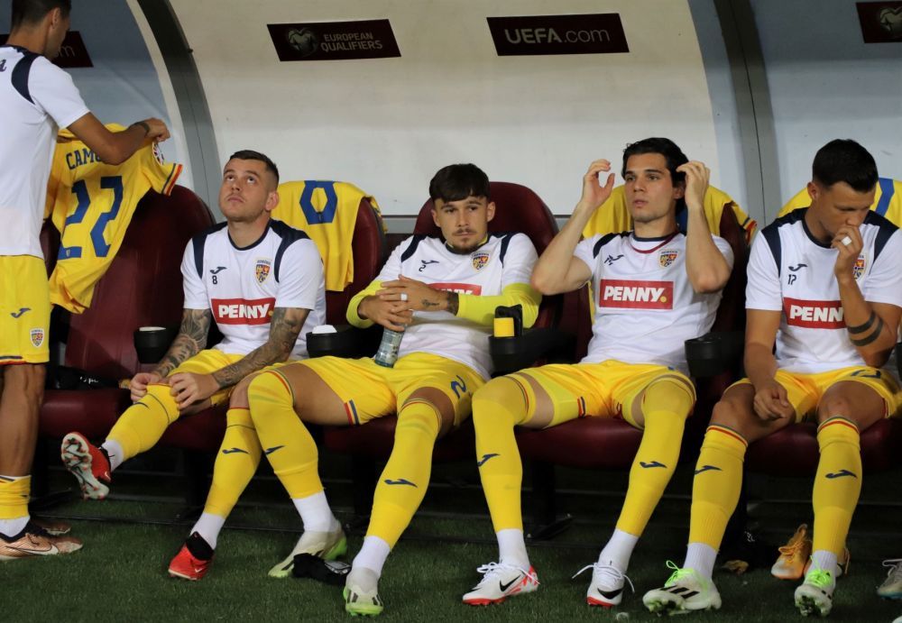 Ianis Hagi, nemulțumit și el la meciul cu Israel? A plecat la vestiare, după ce a salutat galeria în grabă_6