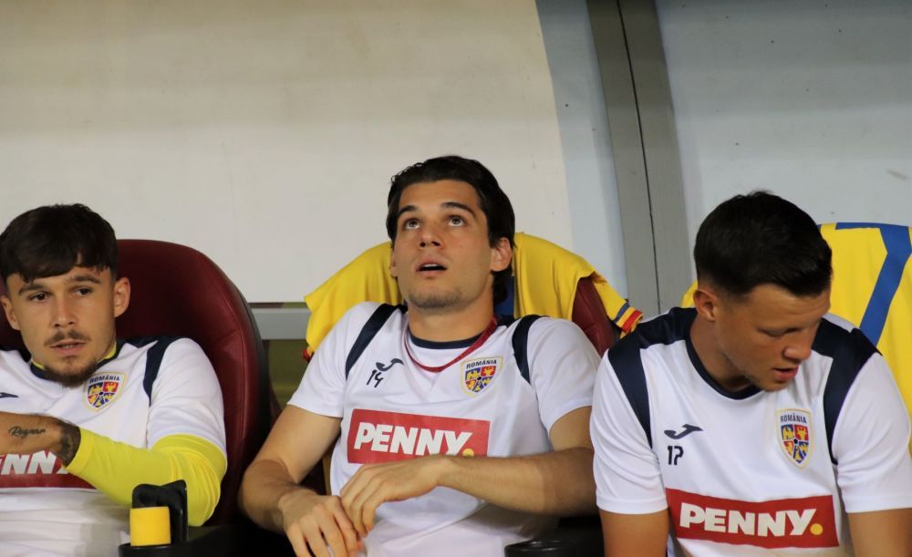 Ianis Hagi, nemulțumit și el la meciul cu Israel? A plecat la vestiare, după ce a salutat galeria în grabă_7