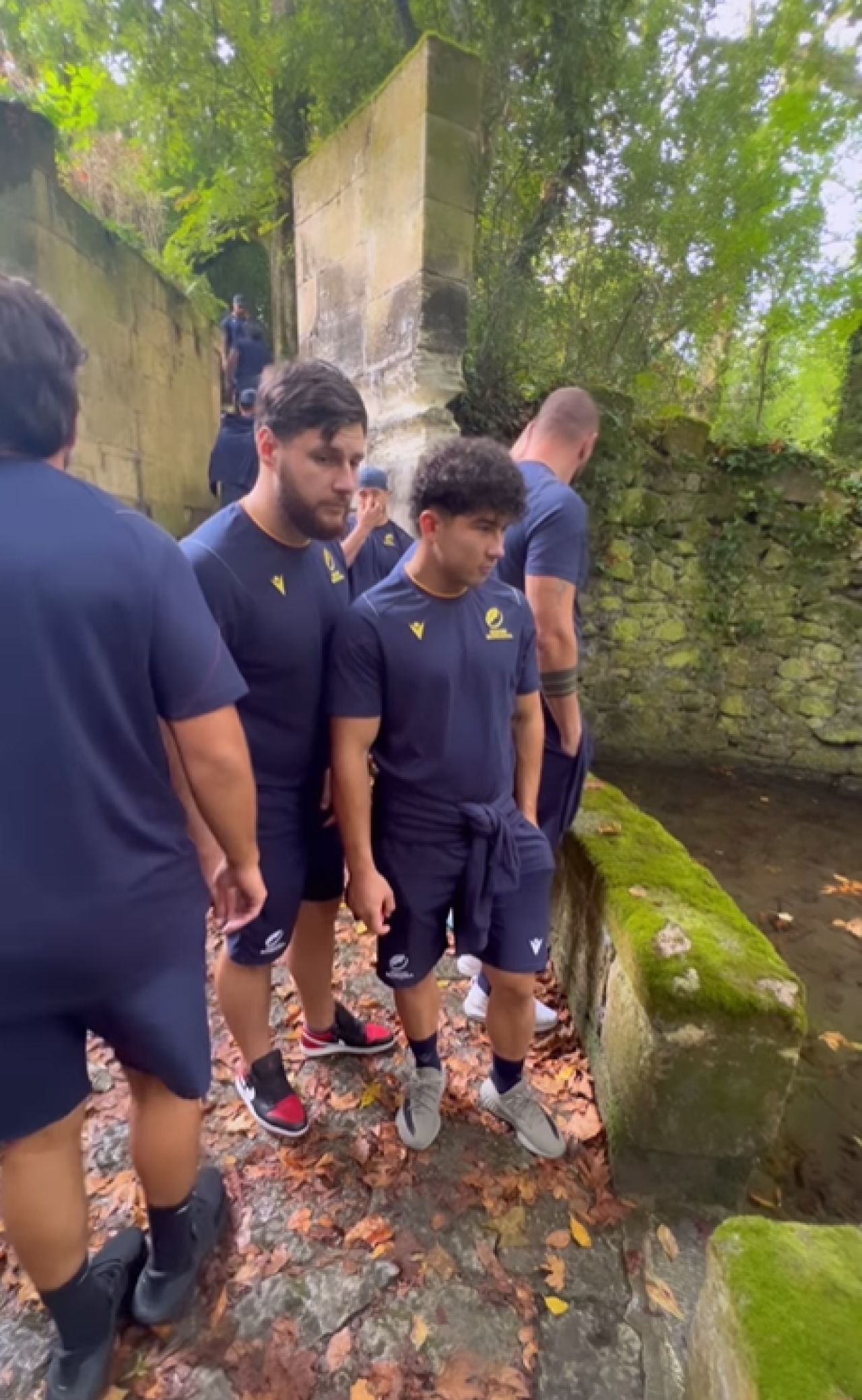 Excursie inedită a ”Stejarilor”. Au vizitat una dintre cele mai vechi podgorii din Franța_2
