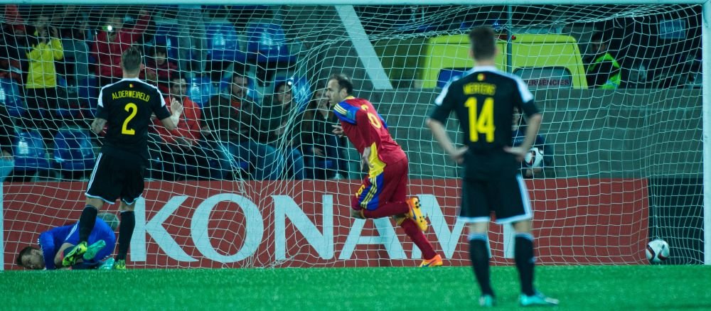 Un singur fotbalist și 3 recorduri istorice bifate de acesta în doar 4 minute în grupa României din preliminariile Euro!_12