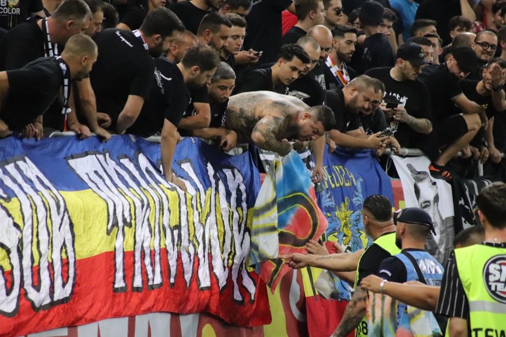 FRF: ”Victorie în ciuda huliganilor”! Cine este Gogoașă, ultrasul ”cu tulburări” din ”Uniți sub tricolor” care s-a dezis recent de Craiova de Mititelu_14