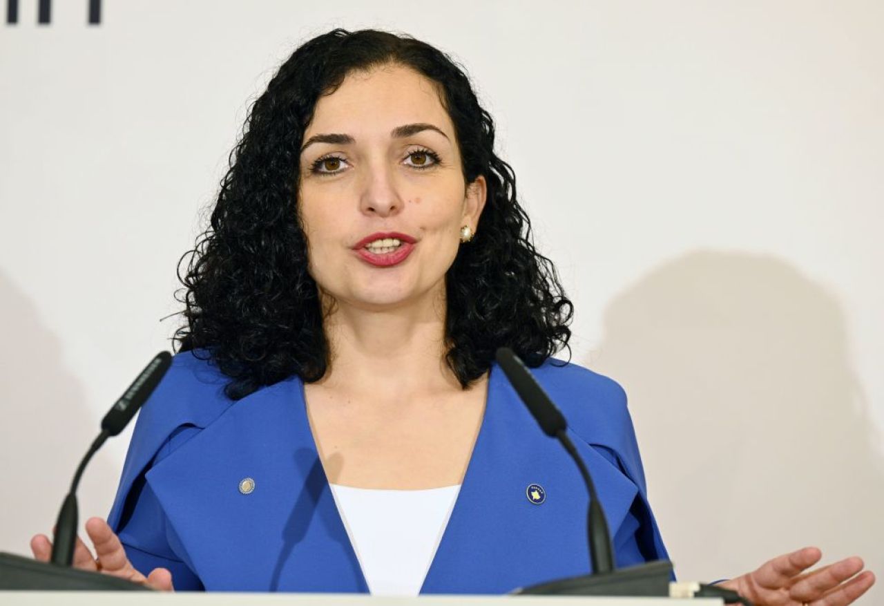 Președinta din Kosovo, Vjosa Osmani, încă tace, federația de la Priștina reacționează după meciul cu România: ”O provocare periculoasă”_5