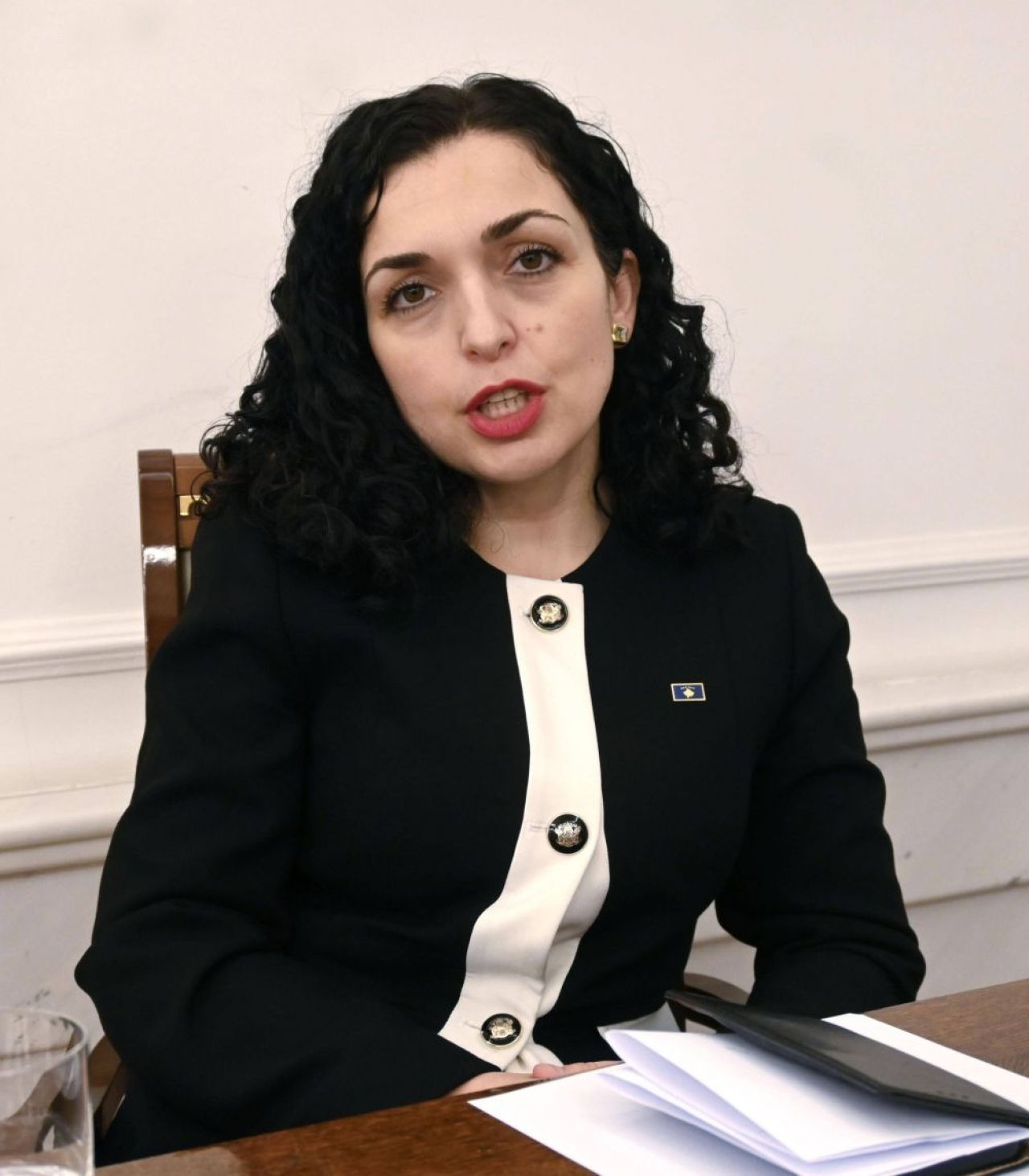 Președinta din Kosovo, Vjosa Osmani, încă tace, federația de la Priștina reacționează după meciul cu România: ”O provocare periculoasă”_6