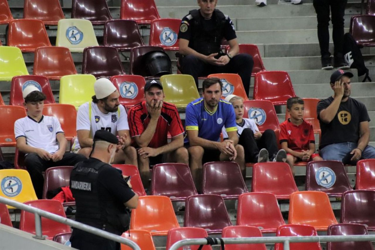 Un cunoscut om de fotbal sârb apără gestul ultrașilor români: