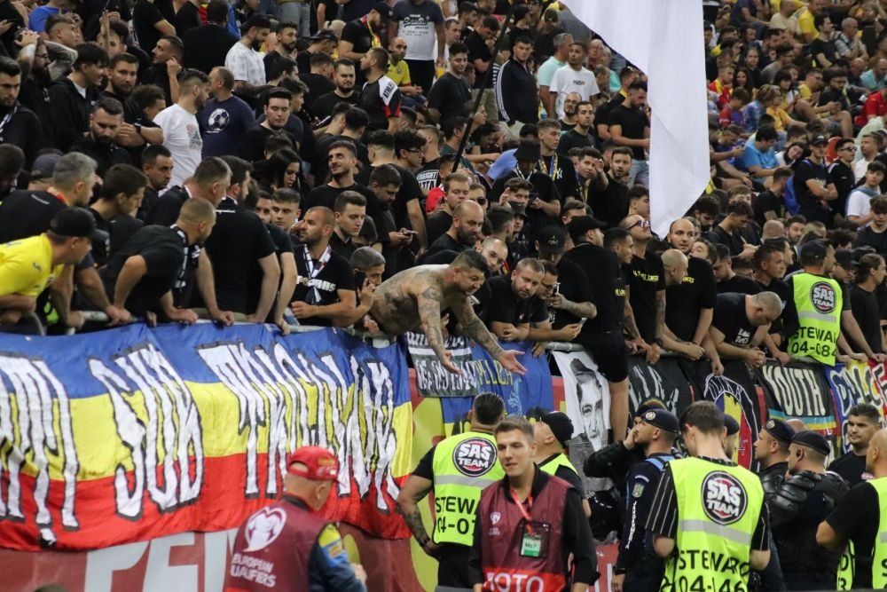 Un cunoscut om de fotbal sârb apără gestul ultrașilor români: 