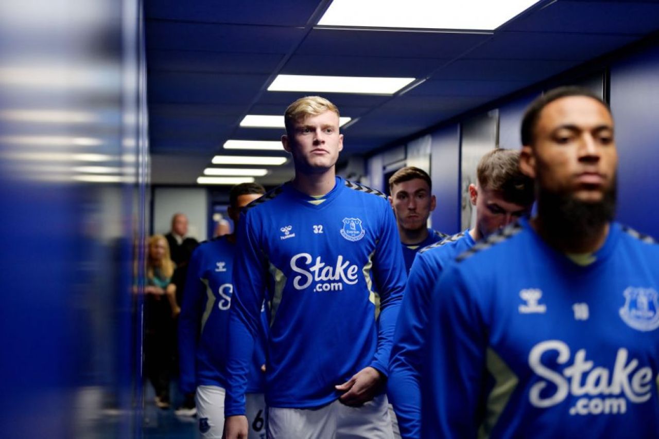Un internațional român poate ajunge la un club uriaș din Premier League, în această iarnă! _9
