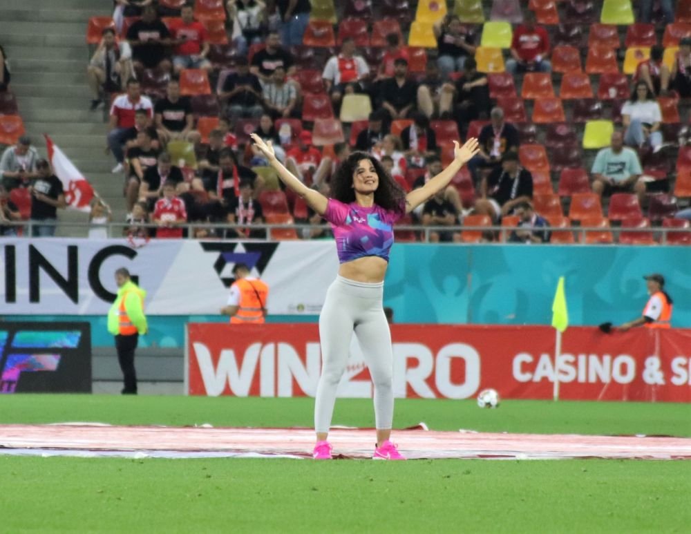 Ele sunt fetele care au intrat pe gazon și au întors toate privirile la meciul Dinamo - FCU Craiova!_18