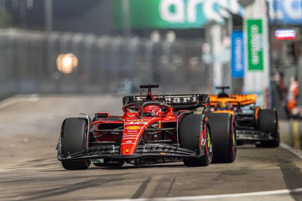 Al doilea pole-position consecutiv pentru Carlos Sainz! Surpriză uriașă: Verstappen pleacă de pe 11 la Marele Premiu de Formula 1 din Singapore _1