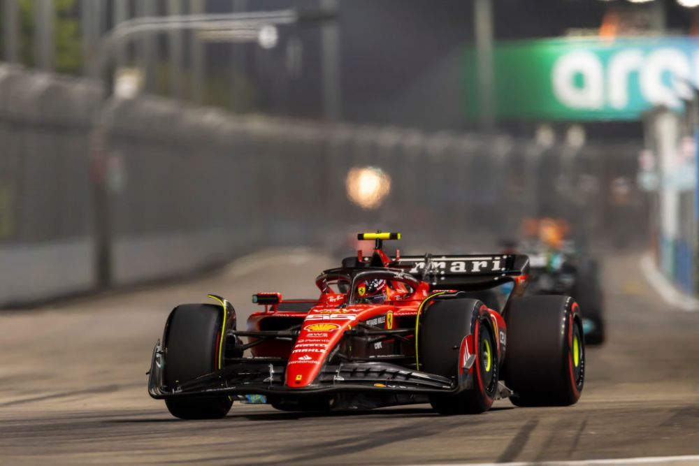 Al doilea pole-position consecutiv pentru Carlos Sainz! Surpriză uriașă: Verstappen pleacă de pe 11 la Marele Premiu de Formula 1 din Singapore _2