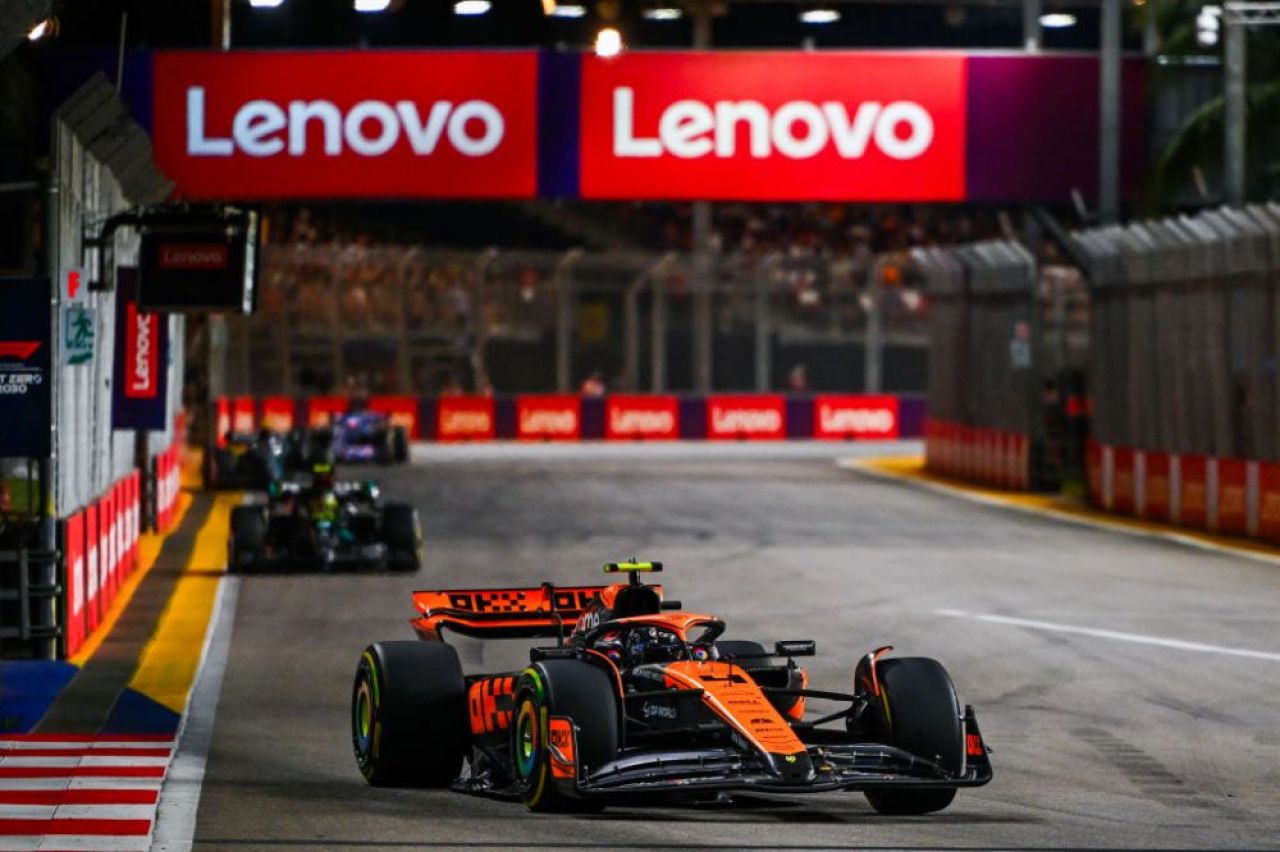 Victorie pentru Ferrari la Formula 1 după 434 de zile! Carlos Sainz, victorios în Marele Premiu din Singapore! Cum arată clasamentul _8