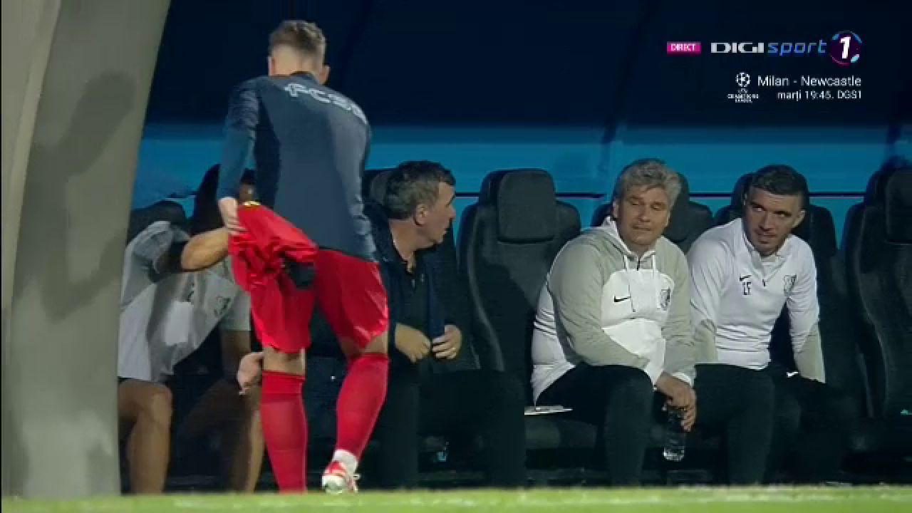 Un jucător de la FCSB s-a dus direct la Hagi înainte de startul meciului cu Farul_1