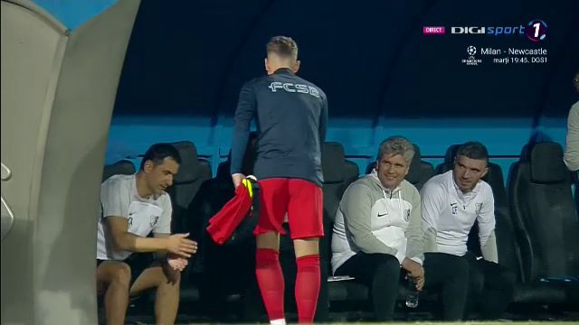 Un jucător de la FCSB s-a dus direct la Hagi înainte de startul meciului cu Farul_2