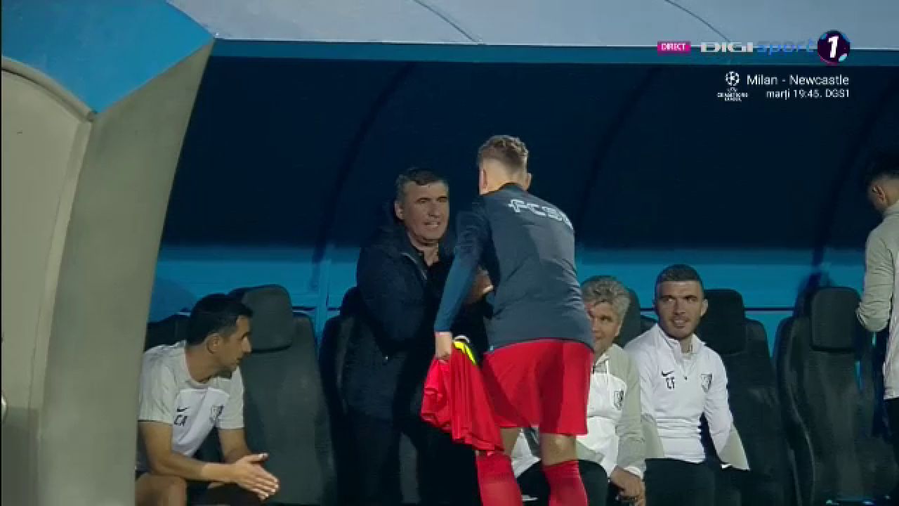 Un jucător de la FCSB s-a dus direct la Hagi înainte de startul meciului cu Farul_5