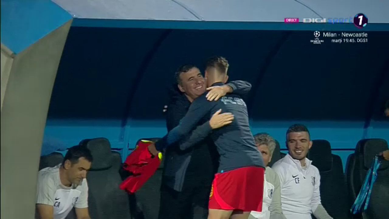 Un jucător de la FCSB s-a dus direct la Hagi înainte de startul meciului cu Farul_9