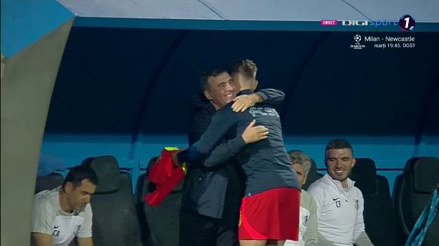 Un jucător de la FCSB s-a dus direct la Hagi înainte de startul meciului cu Farul_10