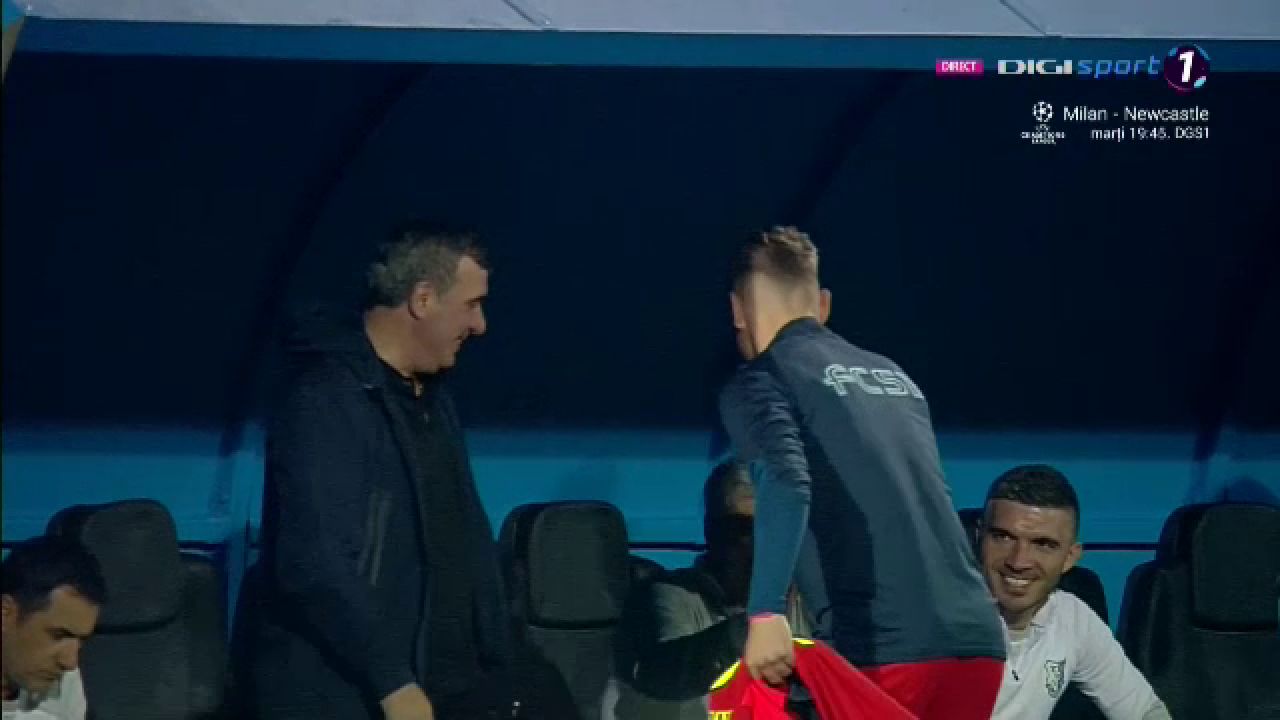 Un jucător de la FCSB s-a dus direct la Hagi înainte de startul meciului cu Farul_19