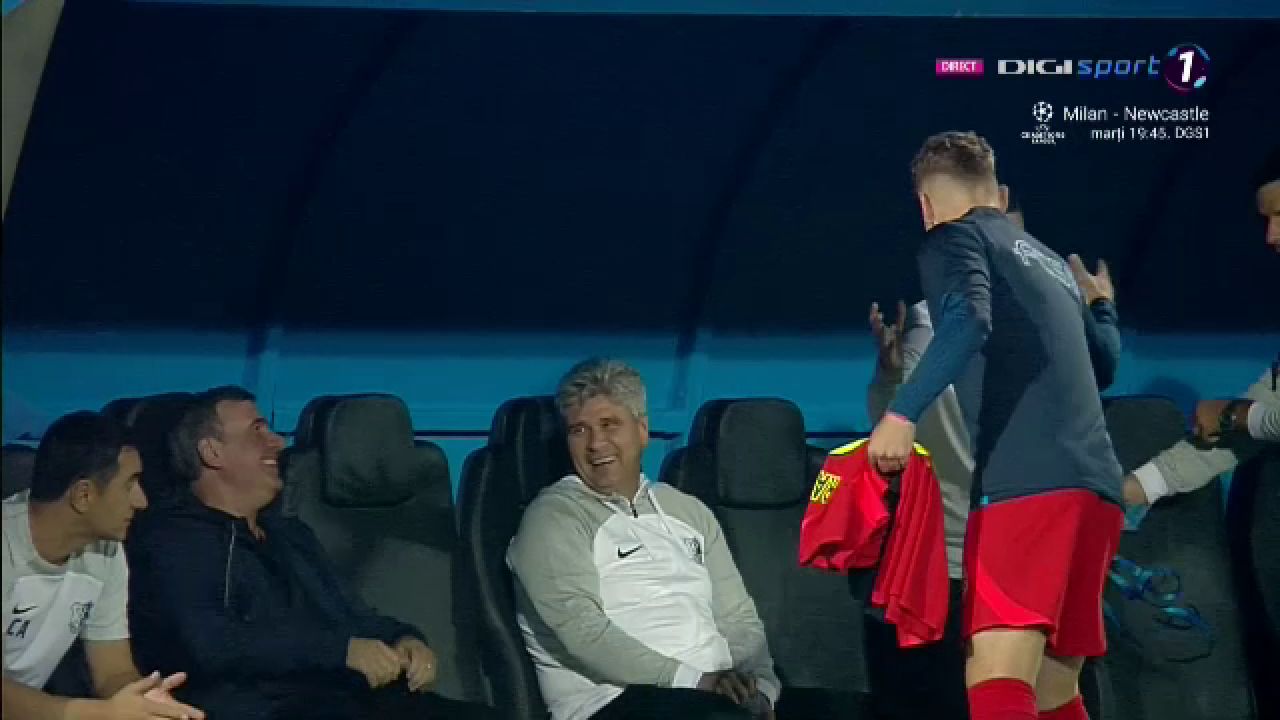 Un jucător de la FCSB s-a dus direct la Hagi înainte de startul meciului cu Farul_22