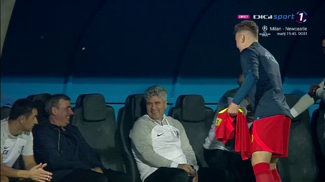 Un jucător de la FCSB s-a dus direct la Hagi înainte de startul meciului cu Farul_24