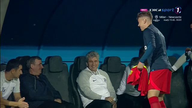 Un jucător de la FCSB s-a dus direct la Hagi înainte de startul meciului cu Farul_25