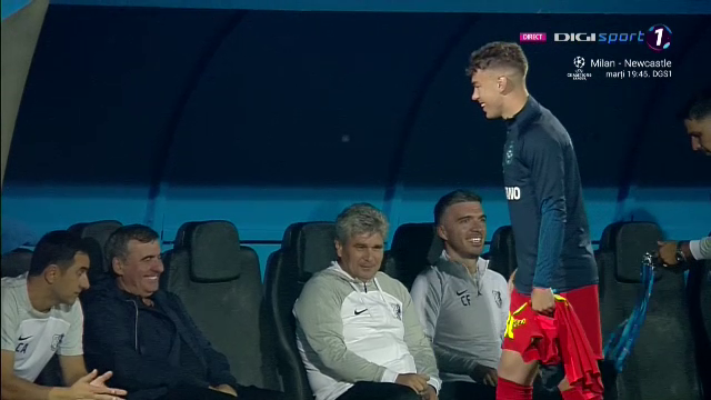 Un jucător de la FCSB s-a dus direct la Hagi înainte de startul meciului cu Farul_30