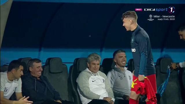 Un jucător de la FCSB s-a dus direct la Hagi înainte de startul meciului cu Farul_30