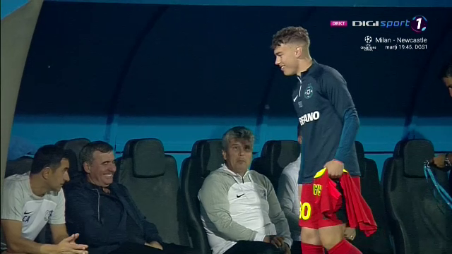 Un jucător de la FCSB s-a dus direct la Hagi înainte de startul meciului cu Farul_32
