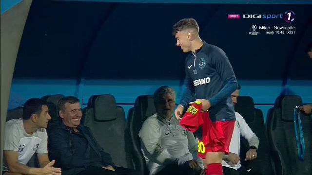 Un jucător de la FCSB s-a dus direct la Hagi înainte de startul meciului cu Farul_34